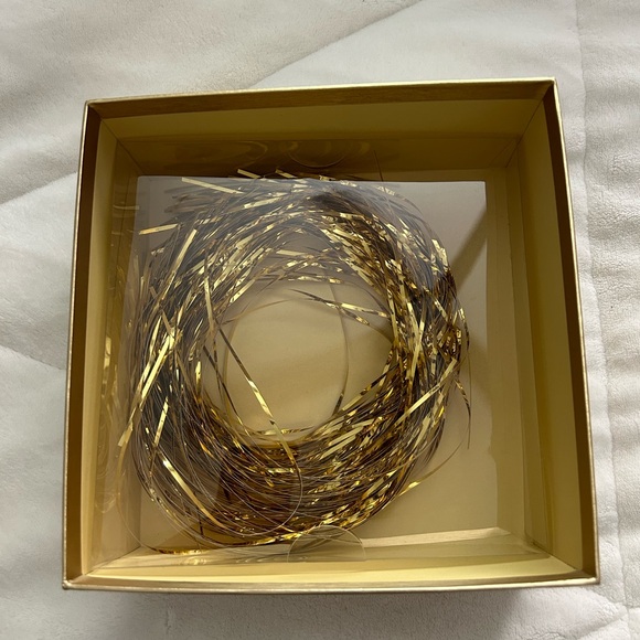 Empty box - Picture 4 of 6